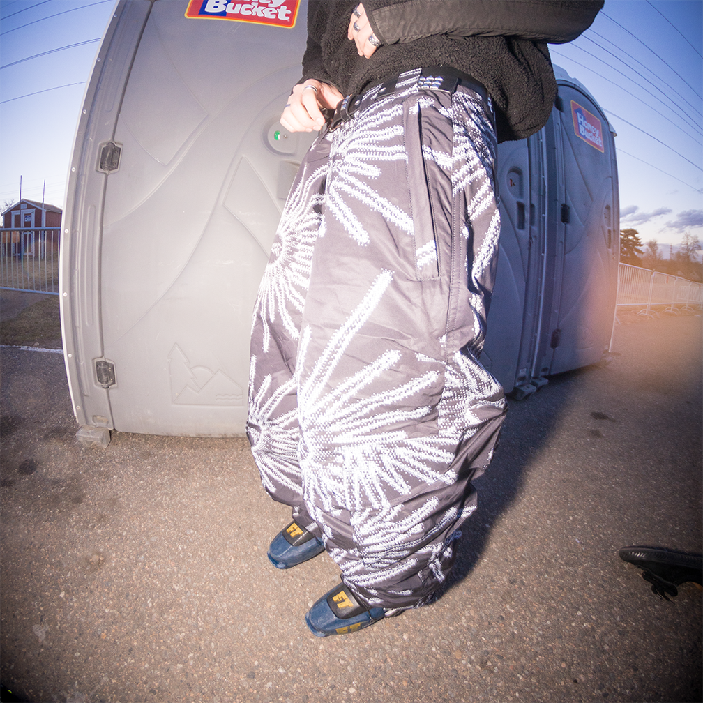 AOP Star Cargo Snow Pants Black